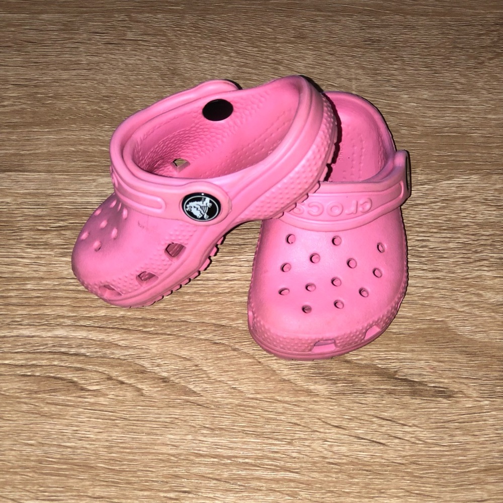 ๐๐๐HOST PICK๐๐๐Hot Pink Toddler Crocs - Picture 1 of 5